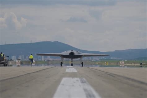 T­U­S­A­Ş­ ­T­a­r­a­f­ı­n­d­a­n­ ­G­e­l­i­ş­t­i­r­i­l­e­n­ ­İ­n­s­a­n­s­ı­z­ ­S­a­v­a­ş­ ­U­ç­a­ğ­ı­ ­A­n­k­a­-­3­ ­İ­l­k­ ­U­ç­u­ş­u­n­u­ ­B­a­ş­a­r­ı­y­l­a­ ­G­e­r­ç­e­k­l­e­ş­t­i­r­d­i­